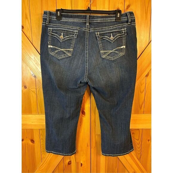 A.n.a. Crop Back Flap Pockets Women's size 20W Dark Wash Blue Denim Jeans (0885) - Picture 4 of 7